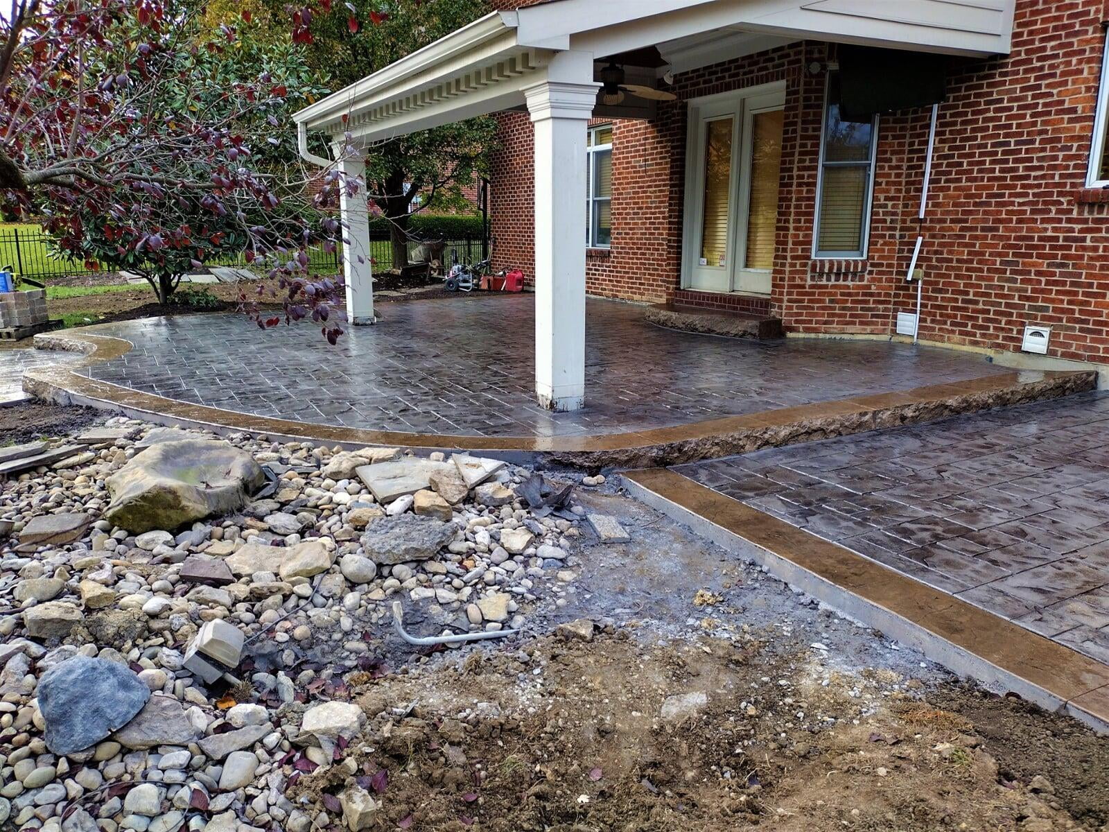 Ashlar Slate Patio and Firepit with Borders